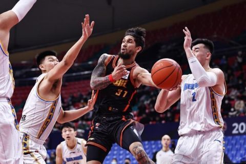 由宋文执导，谢飞监制，李现领衔主演，顾璇、董博睿、林晓凡、刘韦伯、李宗雷、张绮烟联袂主演的青春爱情电影《抵达之谜》今日发布终极预告及海报，宣布定档2020年7月31日全国上映，成为影院复工后首批国产新片之一